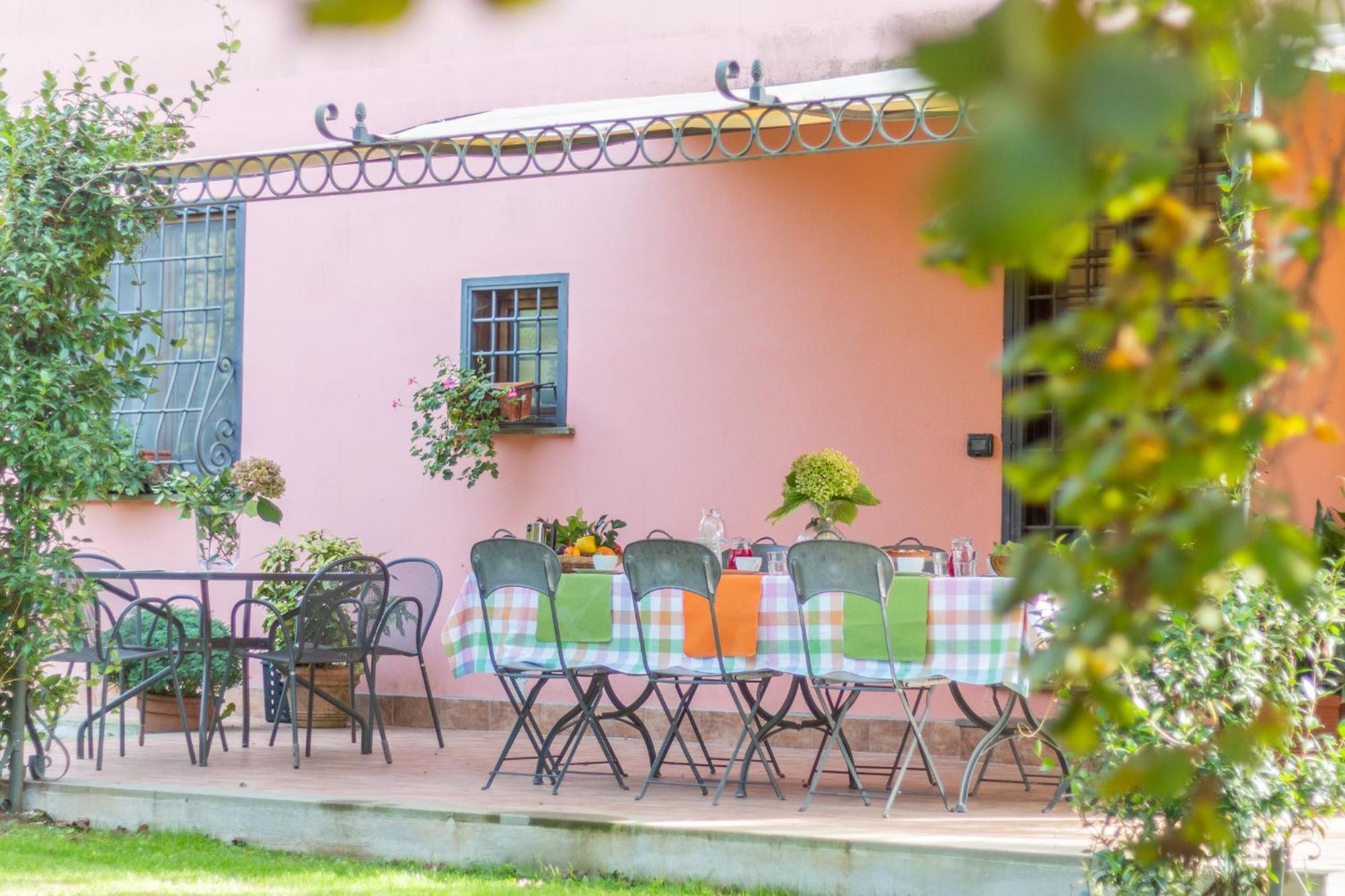 Gasthaus Ai Due Cedri Capranica Exterior foto